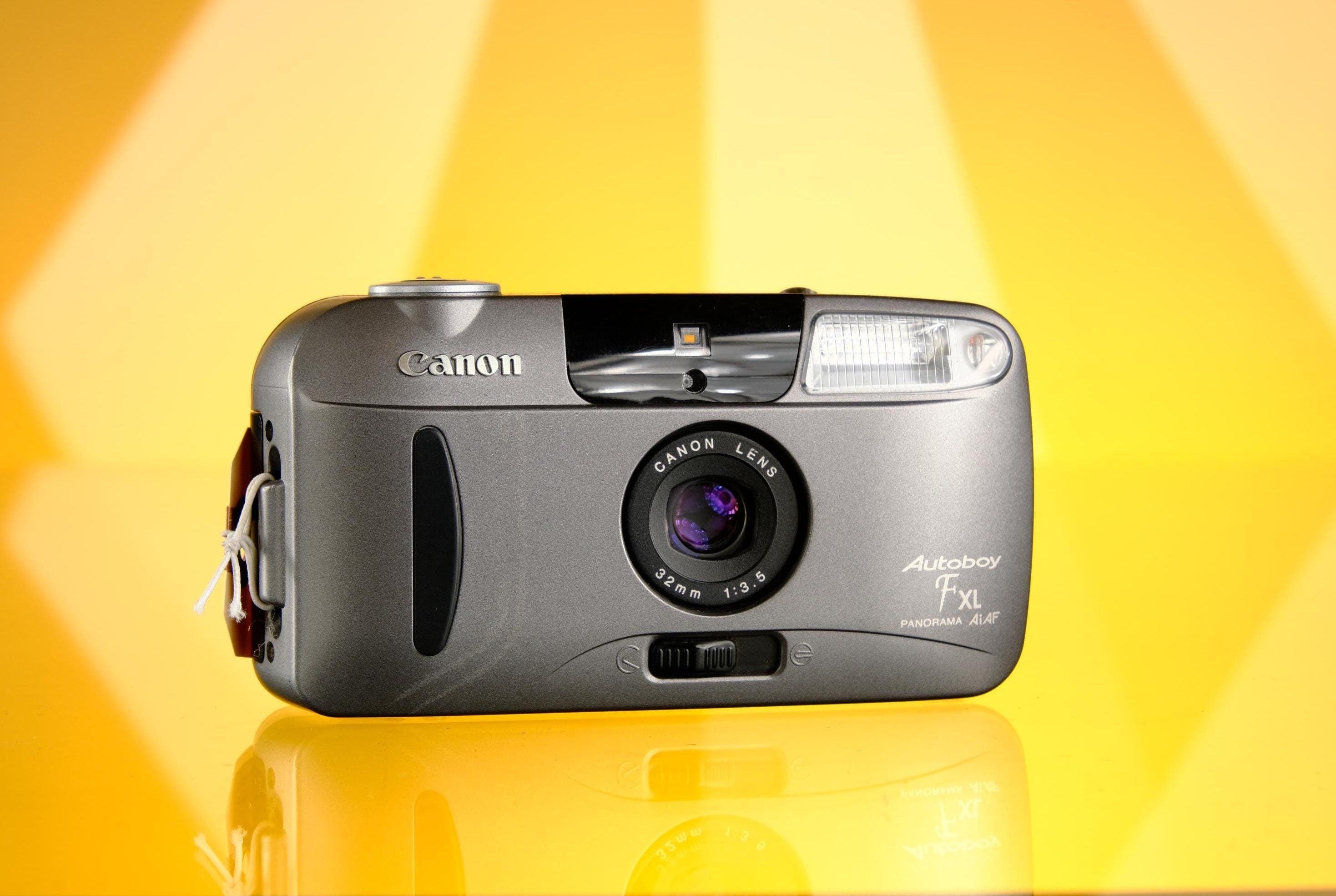 Canon Autoboy F XL Prima Mini Sure shot Sleek 35mm Point & Shoot