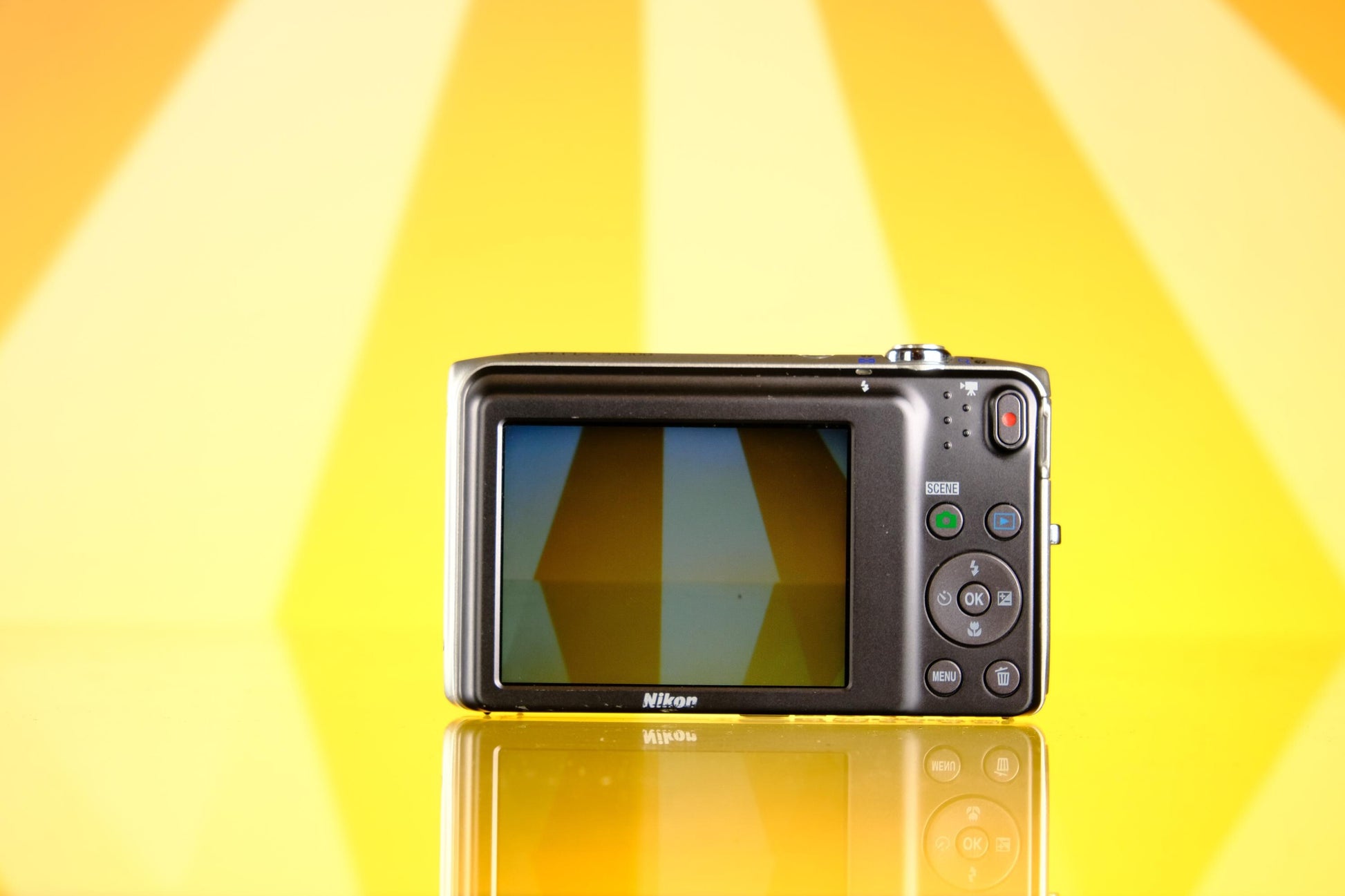 Nikon Coolpix S3500 Digital Point and Shoot Digicam Starter Kit
