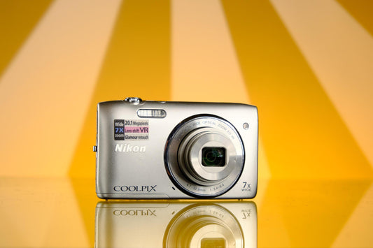 Nikon Coolpix S3500 Digital Point and Shoot Digicam Starter Kit