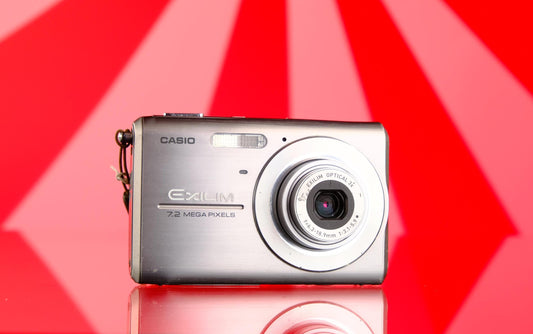 Casio Exilim EX-Z75 Silver Compact Digital Camera Digicam Starter Kit