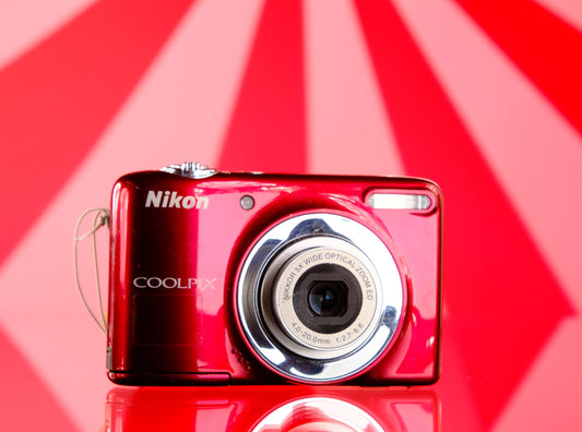 Nikon Coolpix L25 Digital Point & Shoot Digicam Starter Kit
