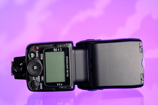 Nikon SB-700 Speedlight Camera Flash