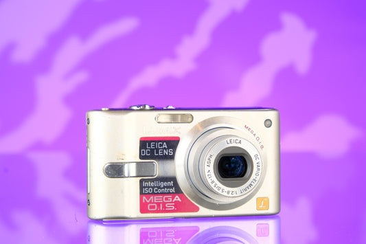 Panasonic Lumix DMC-LZ2 Digital Camera Digicam Starter Kit!