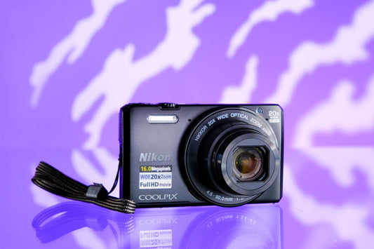 Nikon Coolpix S7000 Digital Point & Shoot Digicam Camera
