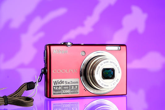 Nikon Coolpix S570 Retro Digicam Digital Camera Starter Kit