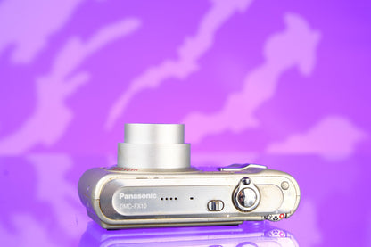 Panasonic Lumix DMC-LZ2 Digital Camera Digicam Starter Kit!