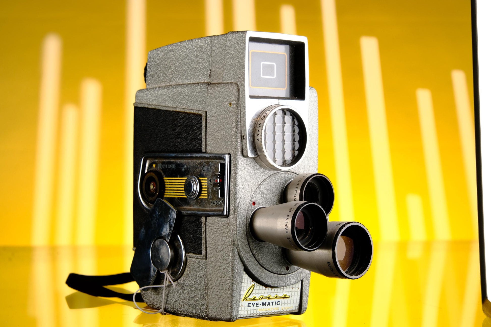 Revere Eye Magazine 8 Super 8mm Camera - Shelf Piece