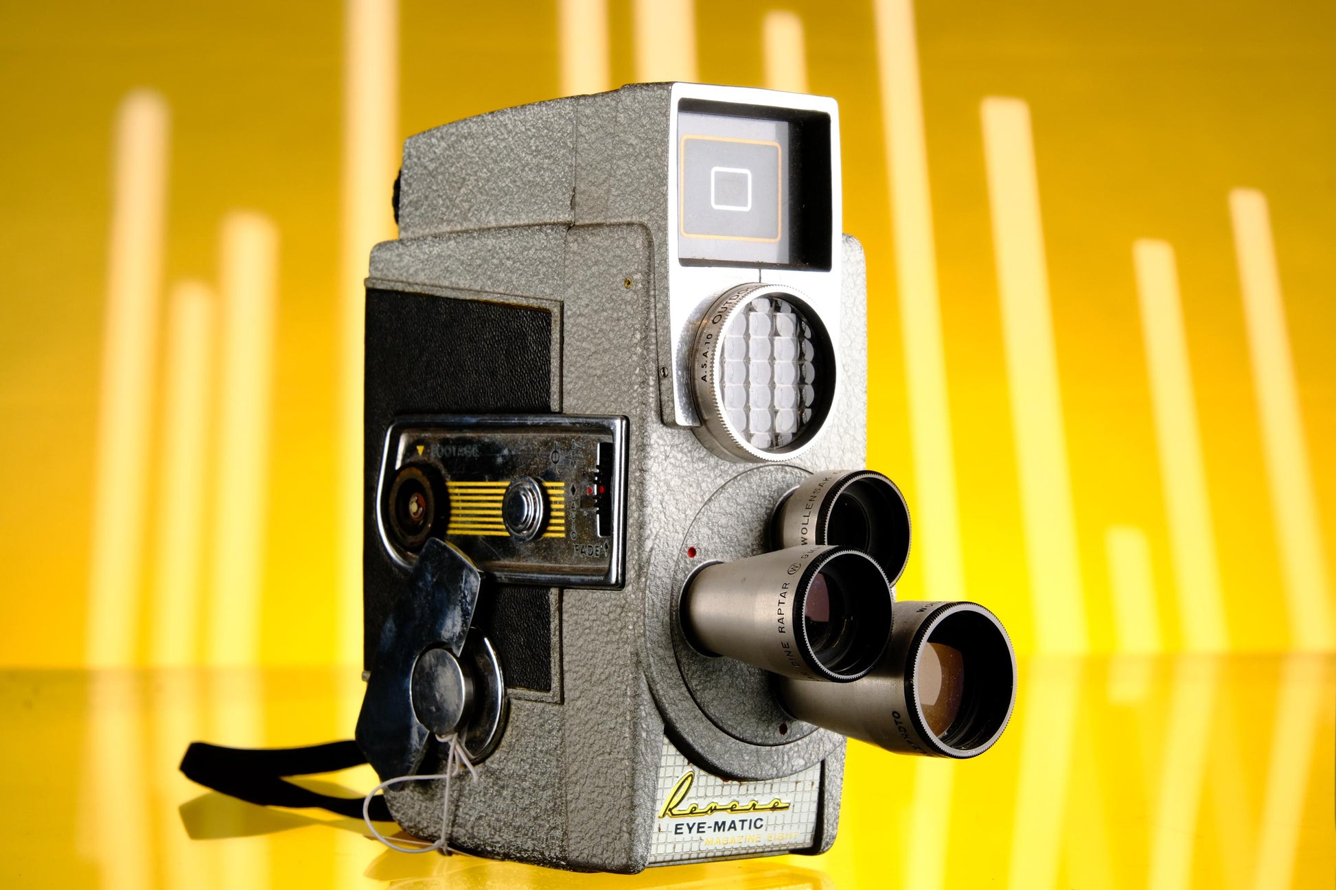 Revere Eye Magazine 8 Super 8mm Camera - Shelf Piece
