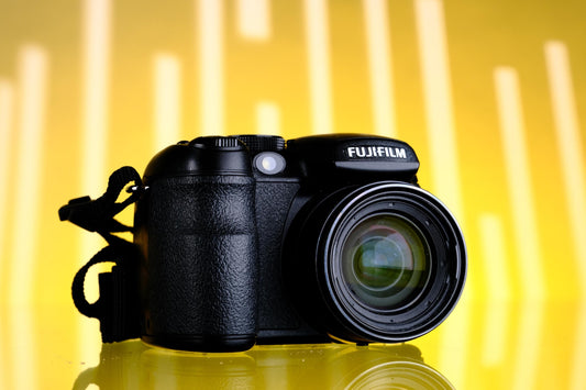 Fujifilm S1000 fd 10mp Point & shoot Digital Camera Digicam Starter Kit