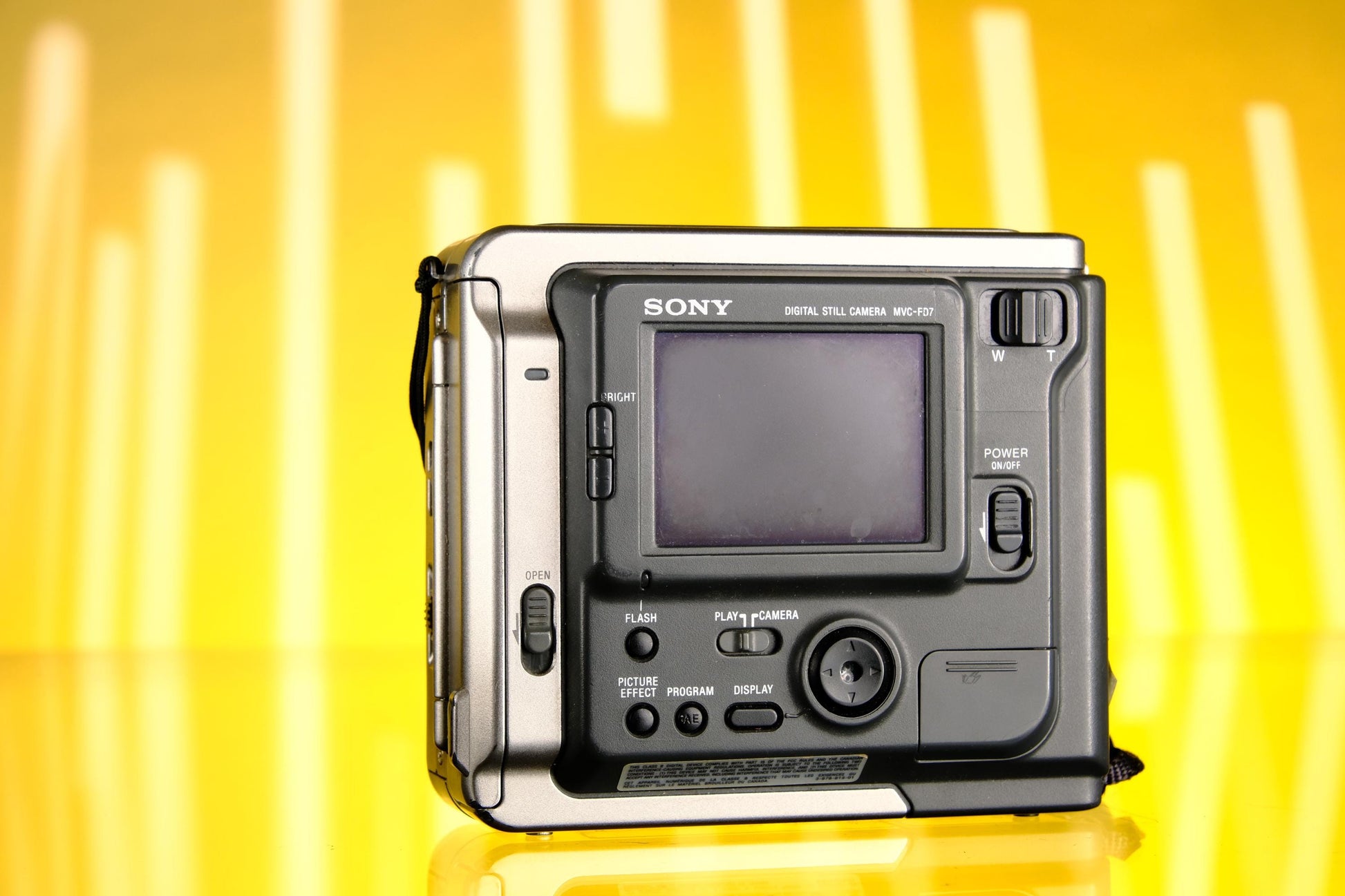 Sony Mavica MVC-FD7 – Digital Floppy Disk Camera - Vaporwave
