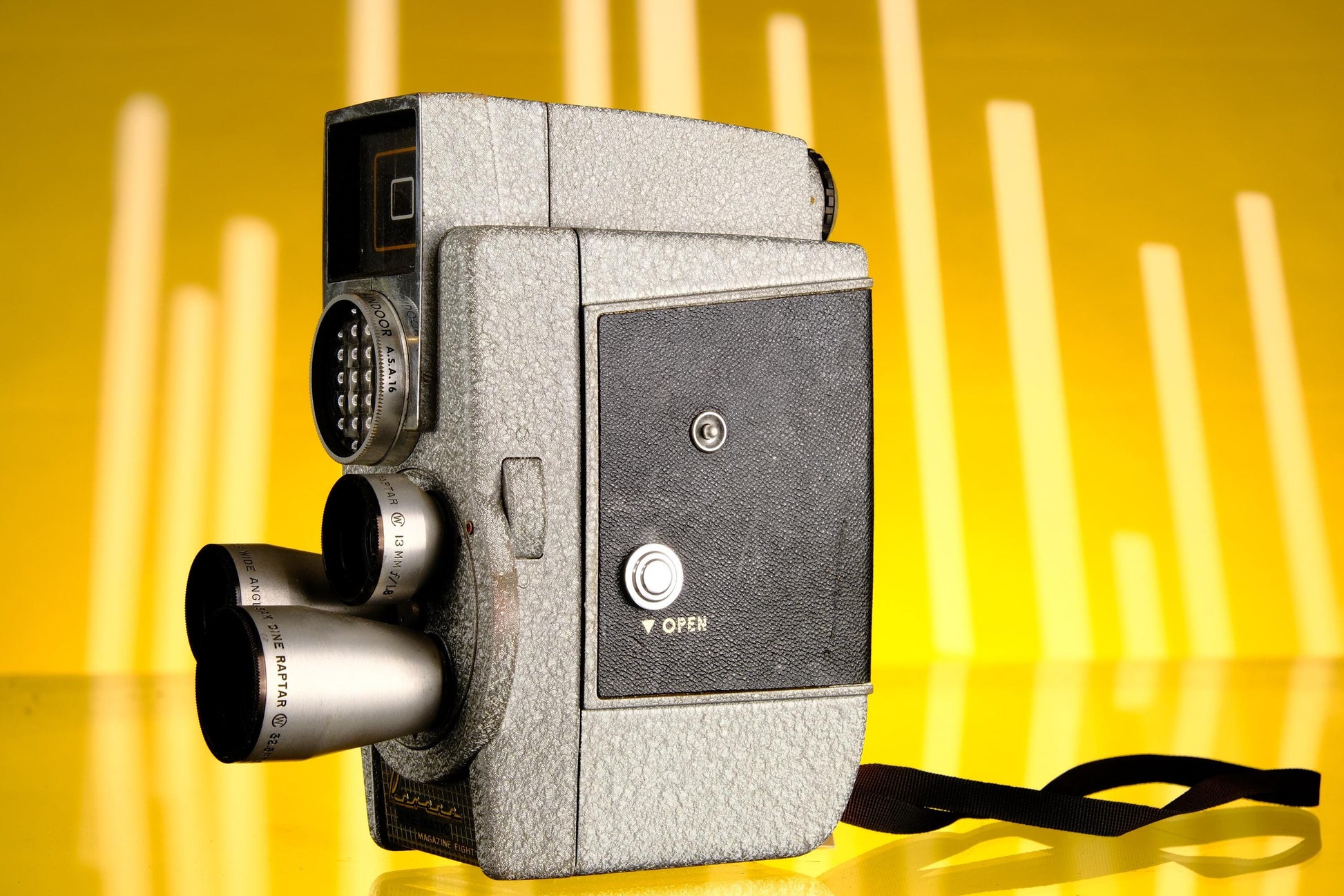 Revere Eye Magazine 8 Super 8mm Camera - Shelf Piece