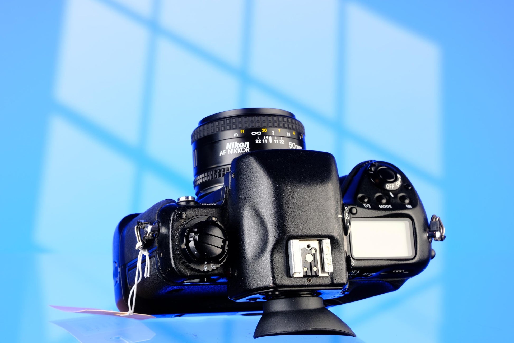 Nikon F5 autofocus 35mm SLR Camera 50mm AF Nikkor Lens