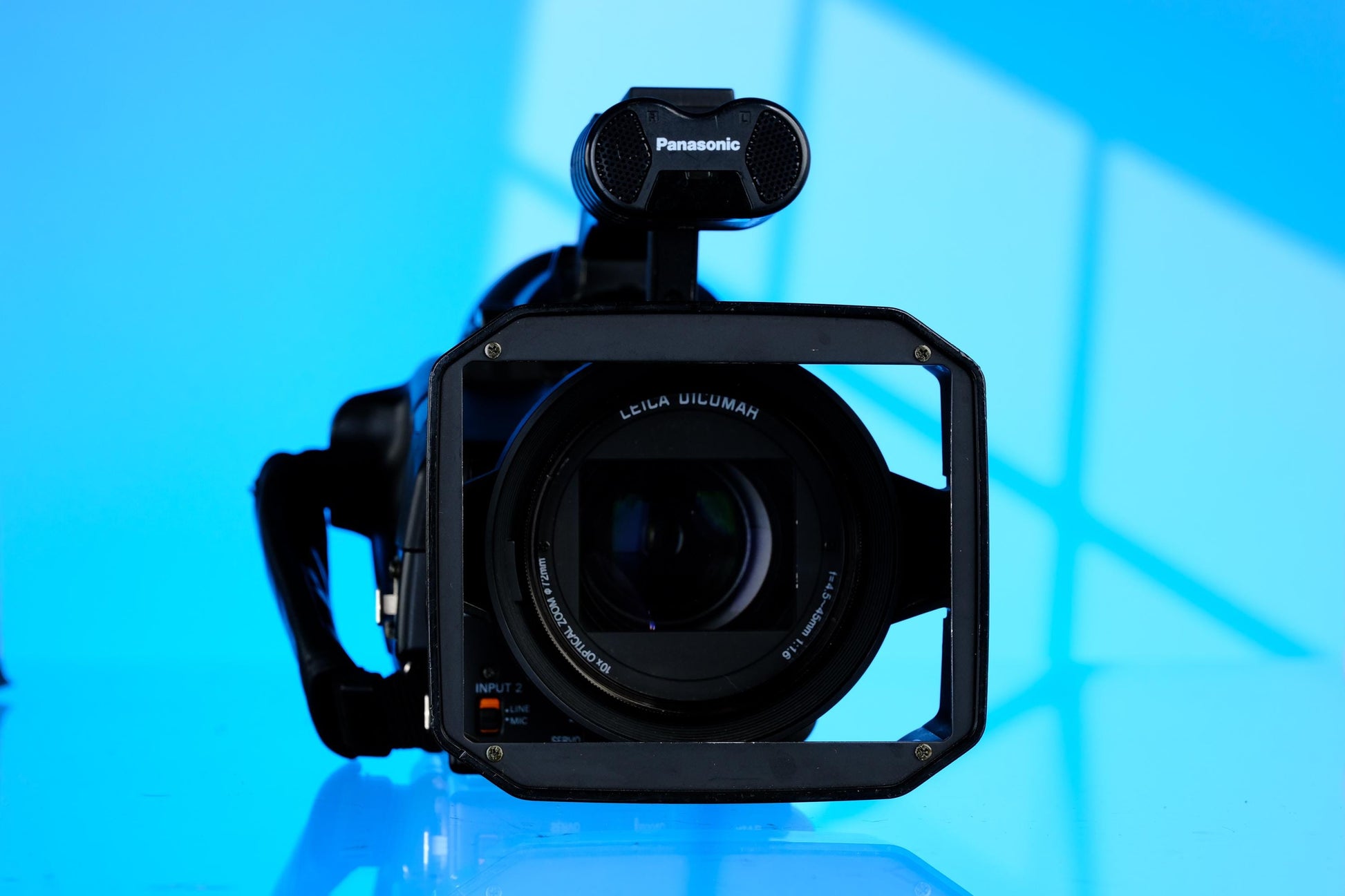 Panasonic AG-DVX100 Camcorder Video Camera