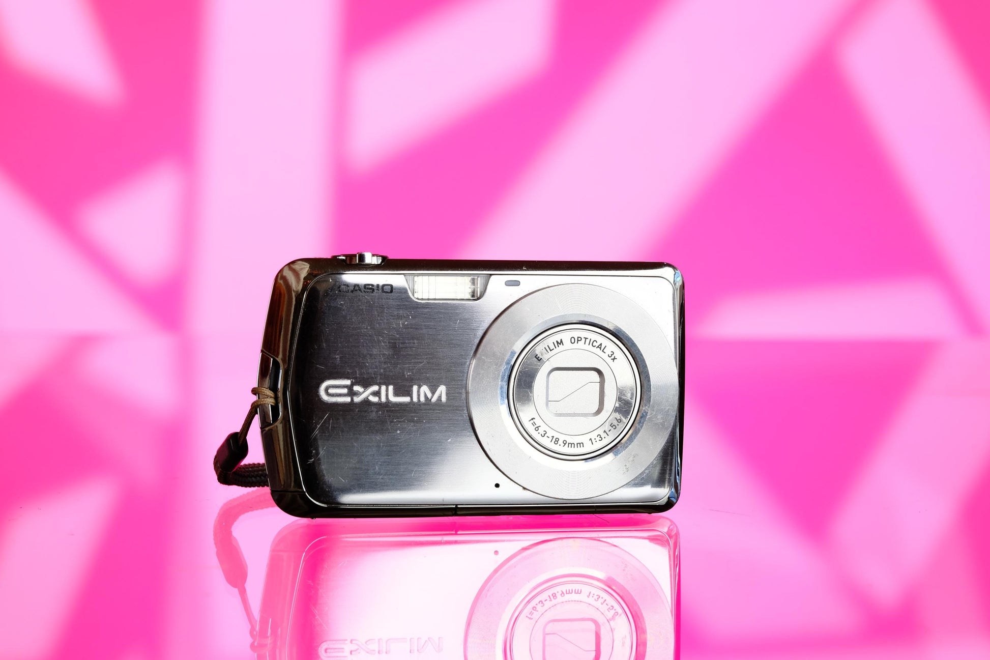 Casio ex-z1 Chrome Digital Point and Shoot Digicam Camera