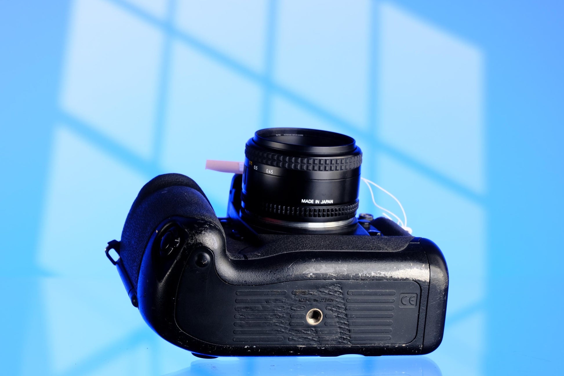 Nikon F5 autofocus 35mm SLR Camera + 50mm f/1.8 AF Nikkor Lens