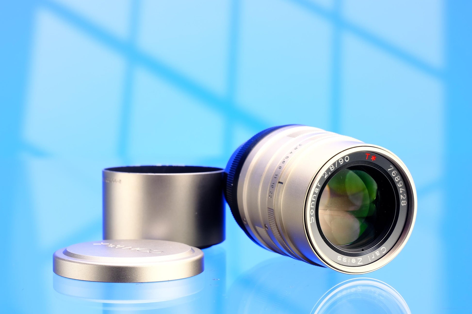 Contax G 90mm f/2.8 Sonnar Telephoto Lens - w/ GG-3 Hood, GK-54 metal cap