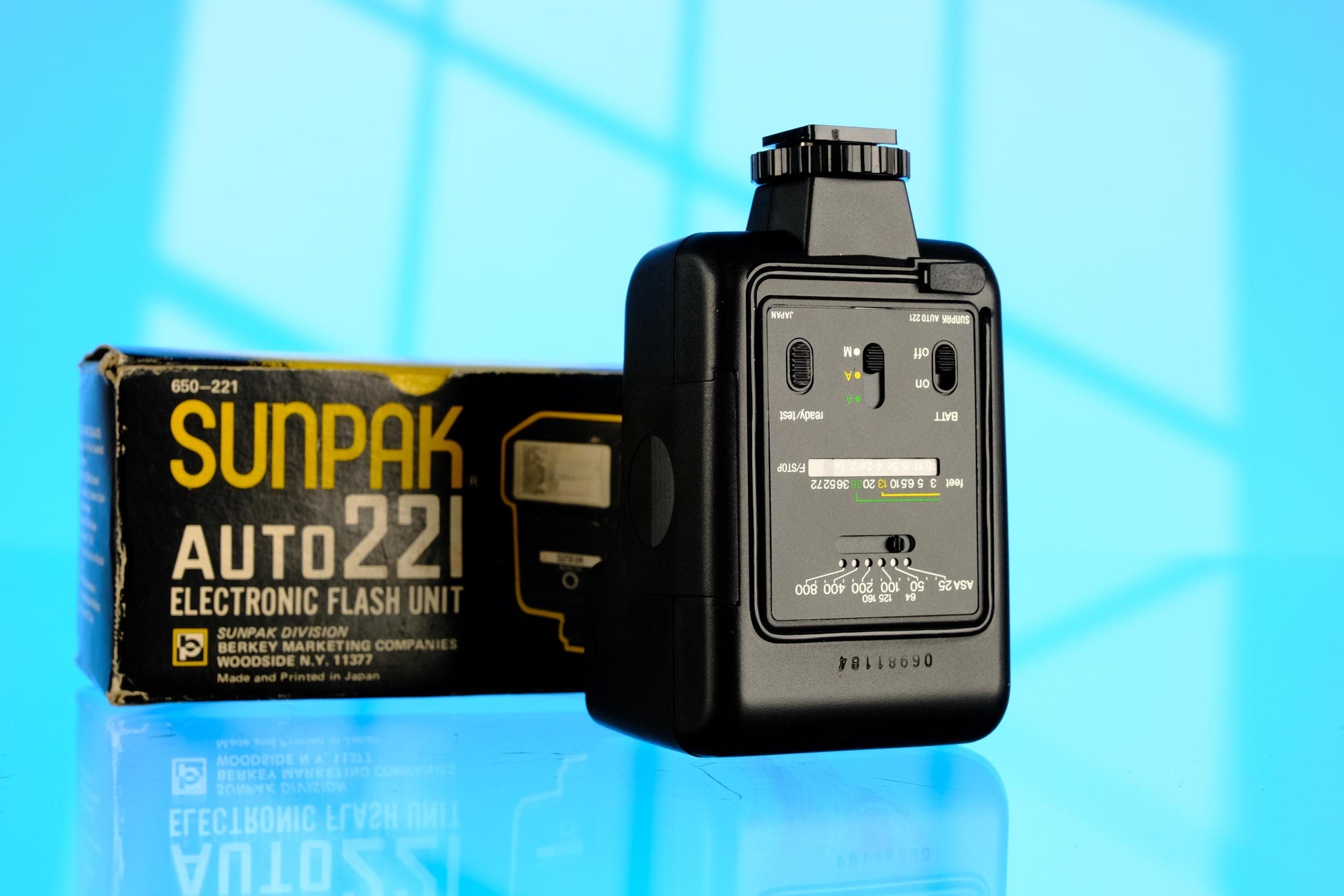 Sunpak Auto 221 Electronic Hot Shoe Mount Flash