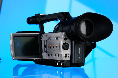 Panasonic AG-DVX100 Camcorder Video Camera