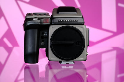 Hasselblad H3D Medium Format Digital Camera + CFV39II Back