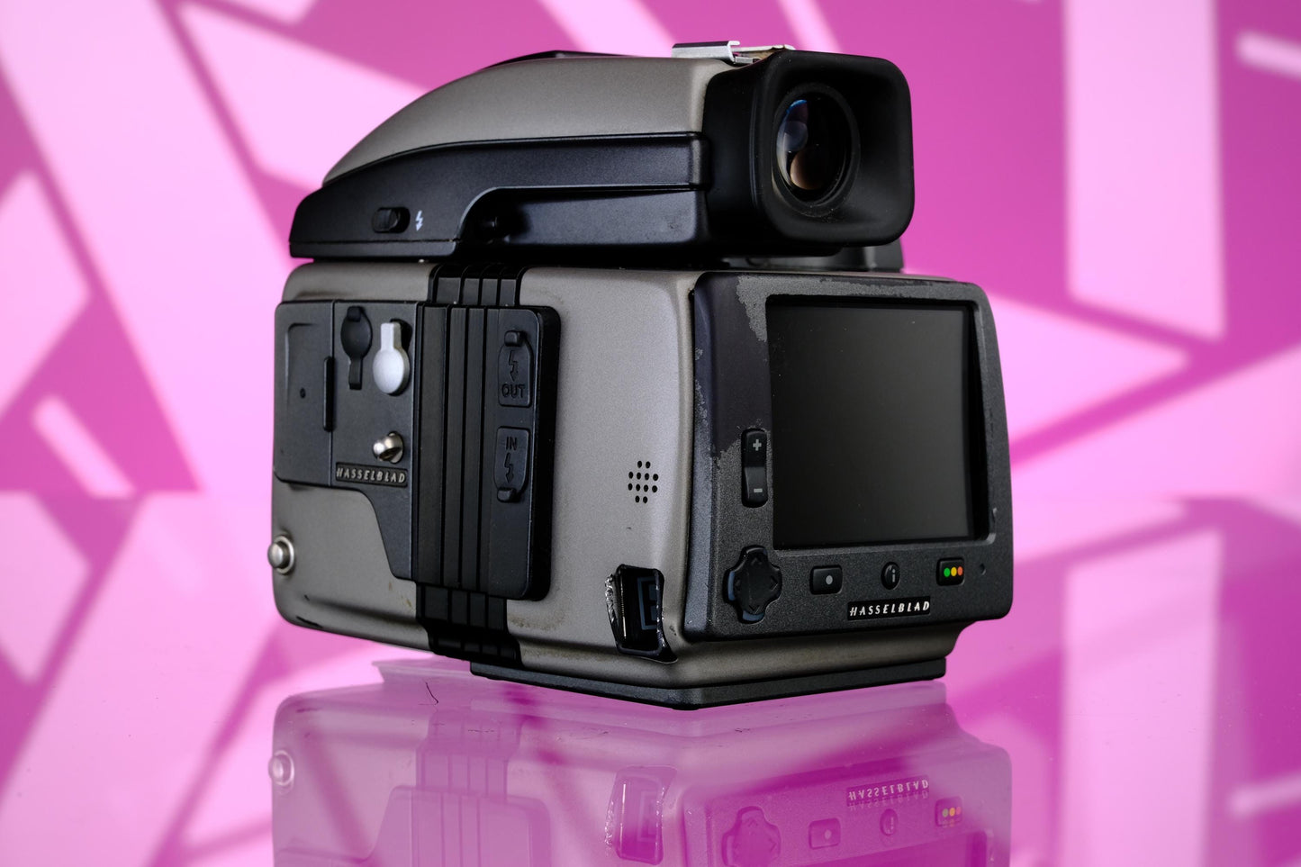 Hasselblad H3D Medium Format Digital Camera + CFV39II Back