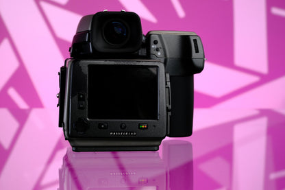 Hasselblad H3D Medium Format Digital Camera + CFV39II Back