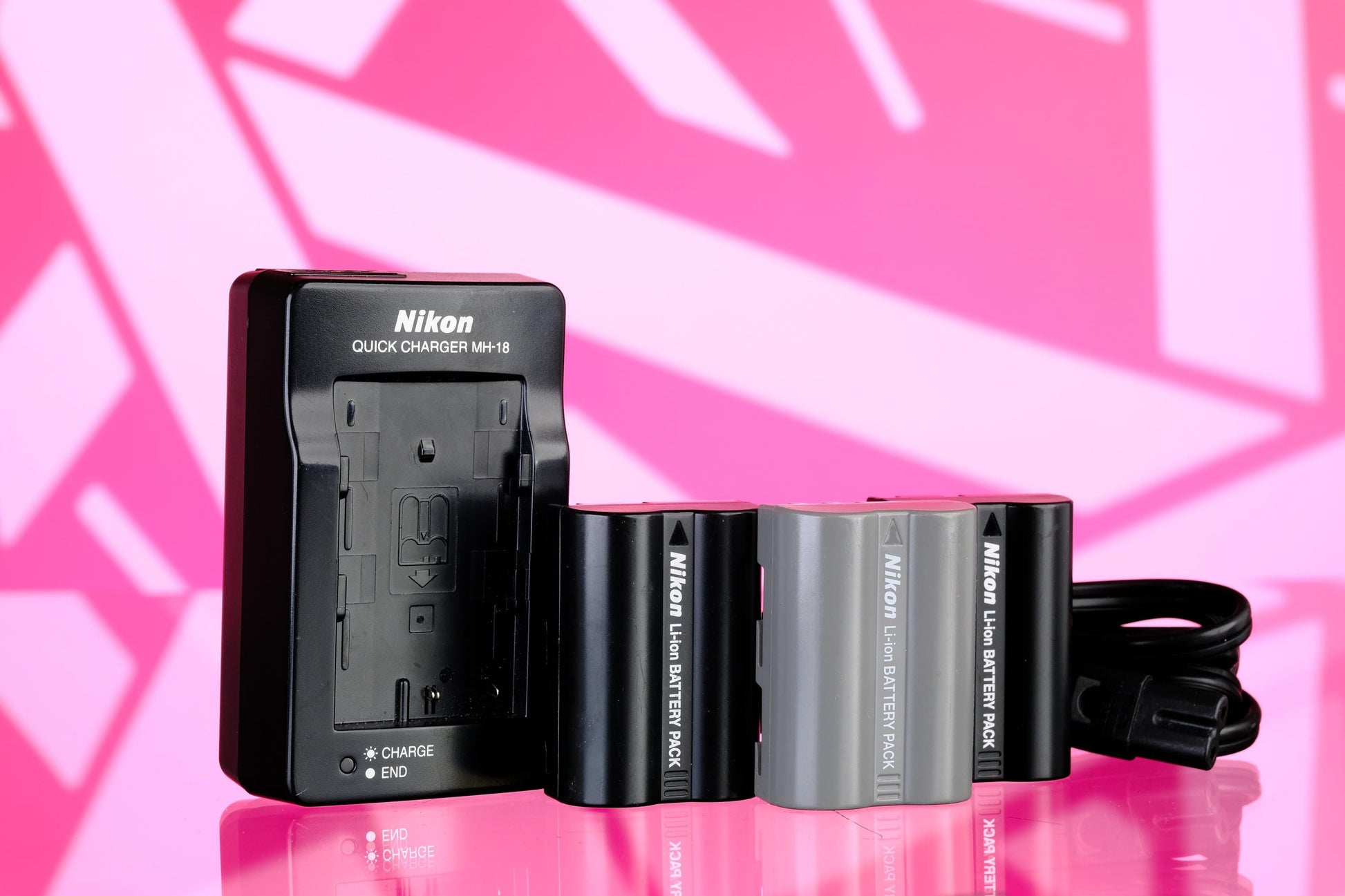 Nikon MH-18a Quick Charger + EN-EL3 Batteries x3