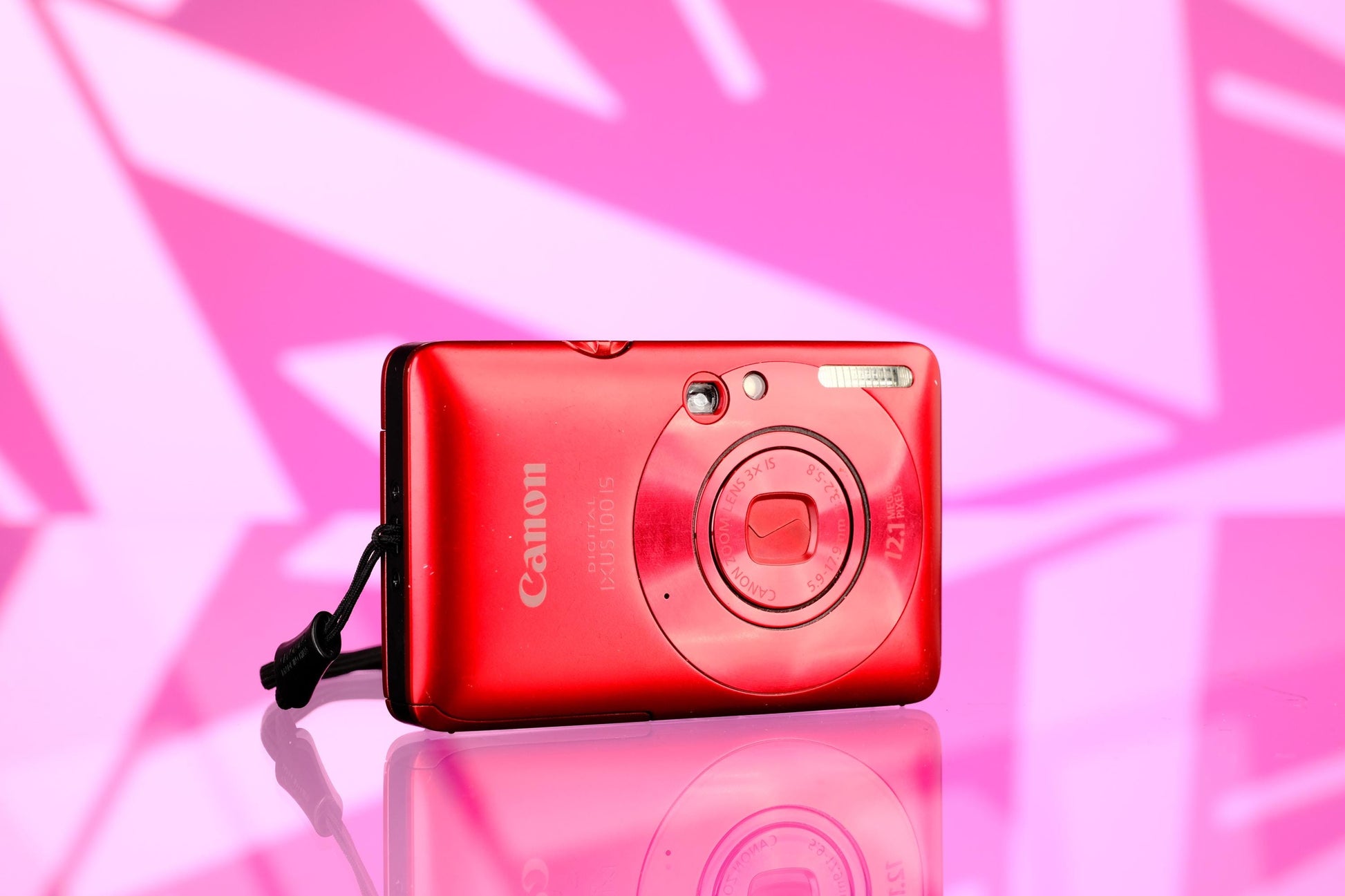 Canon Ixus 100 Point and Shoot Digicam Digital Camera