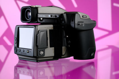 Hasselblad H3D Medium Format Digital Camera + CFV39II Back