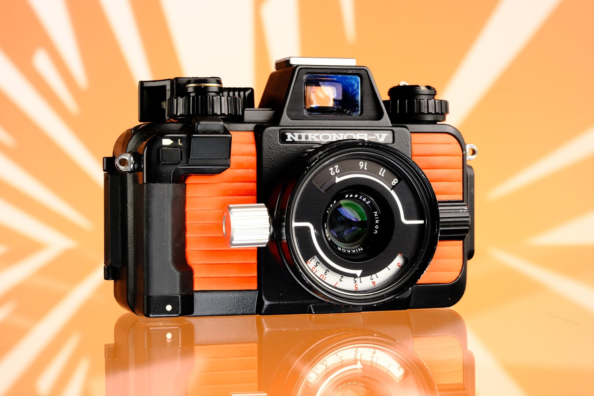 Nikonos V 35mm Diving Camera + 35mm F/2.5 Lens