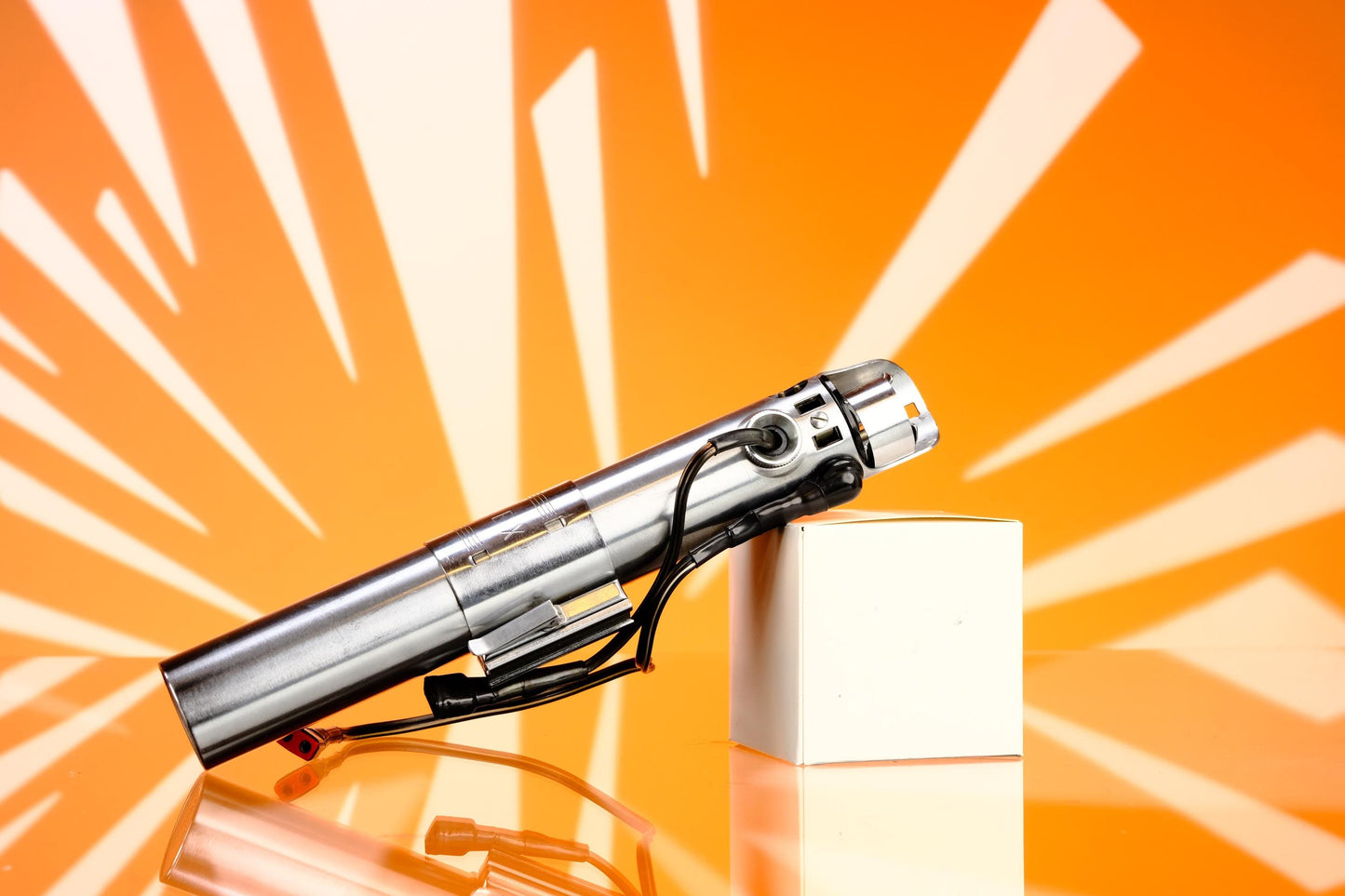 Graflex 3 Cell Red Button Flash Tube w/ Reflector - Star Wars Luke's Lightsaber