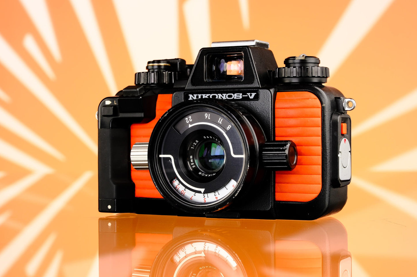 Nikonos V 35mm Diving Camera + 35mm F/2.5 Lens