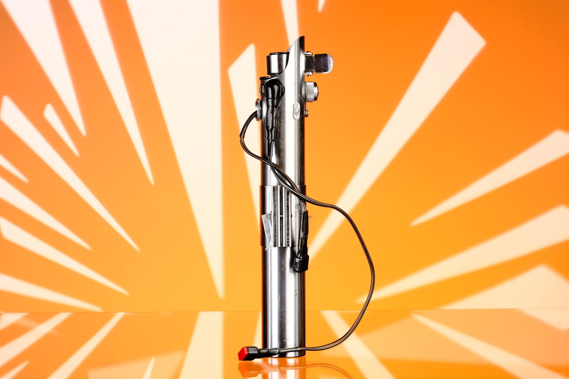 Graflex 3 Cell Red Button Flash Tube w/ Reflector - Star Wars Luke's Lightsaber