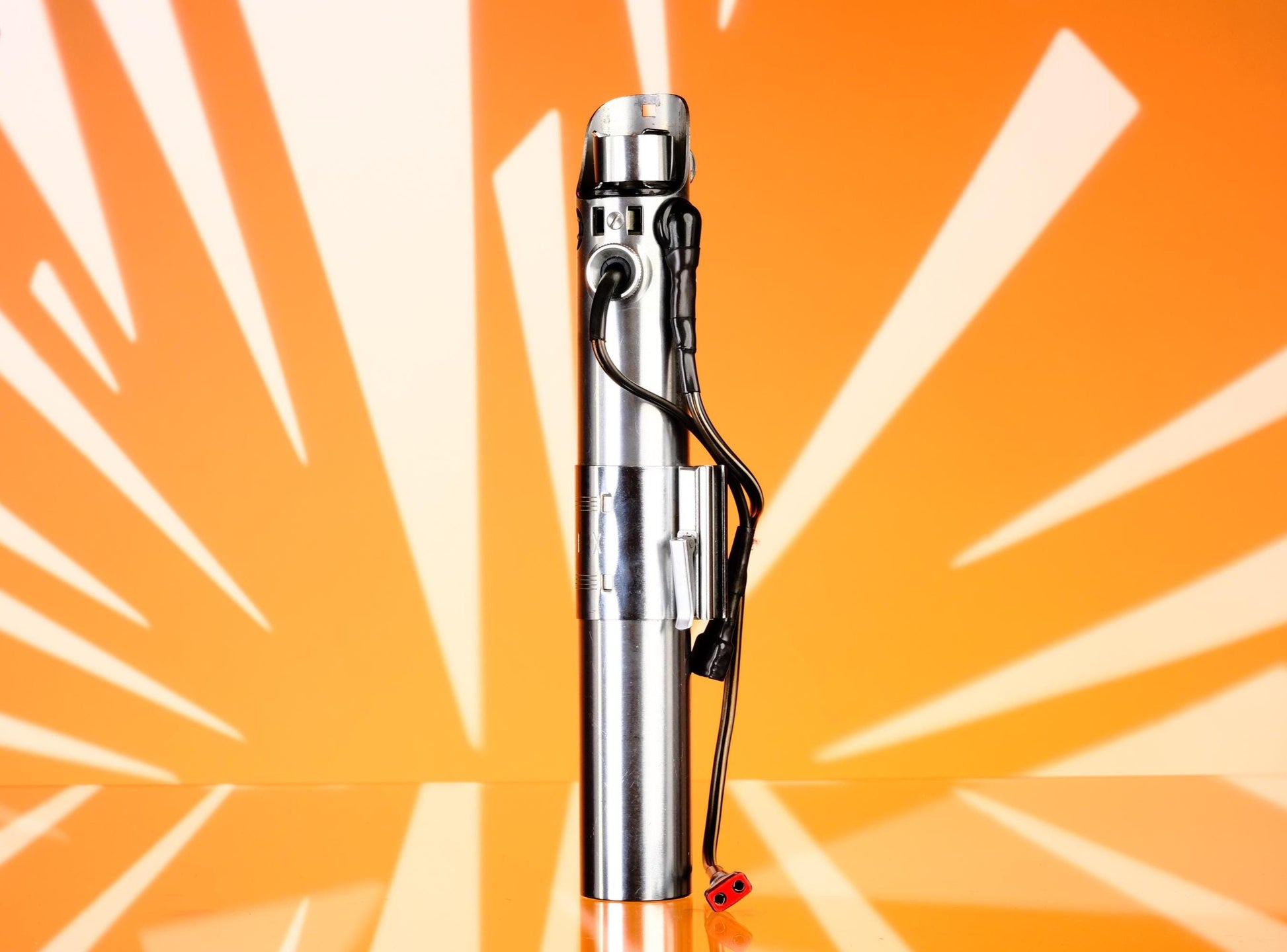 Graflex 3 Cell Red Button Flash Tube w/ Reflector - Star Wars Luke's Lightsaber