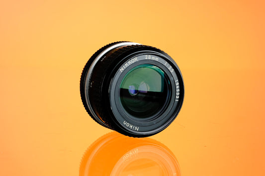 Nikon Nikkor 28mm f/3.5 Ai Wide angle F Mount Lens
