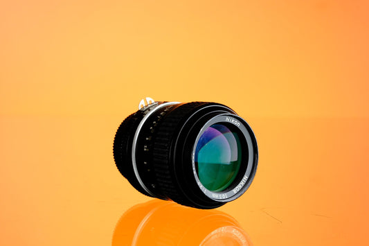 Nikon Nikkor 105mm f/2.5 Ai Telephoto Lens