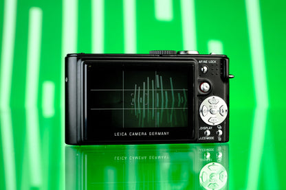 Leica D-Lux 3 10mp Digital Point and Shoot Camera