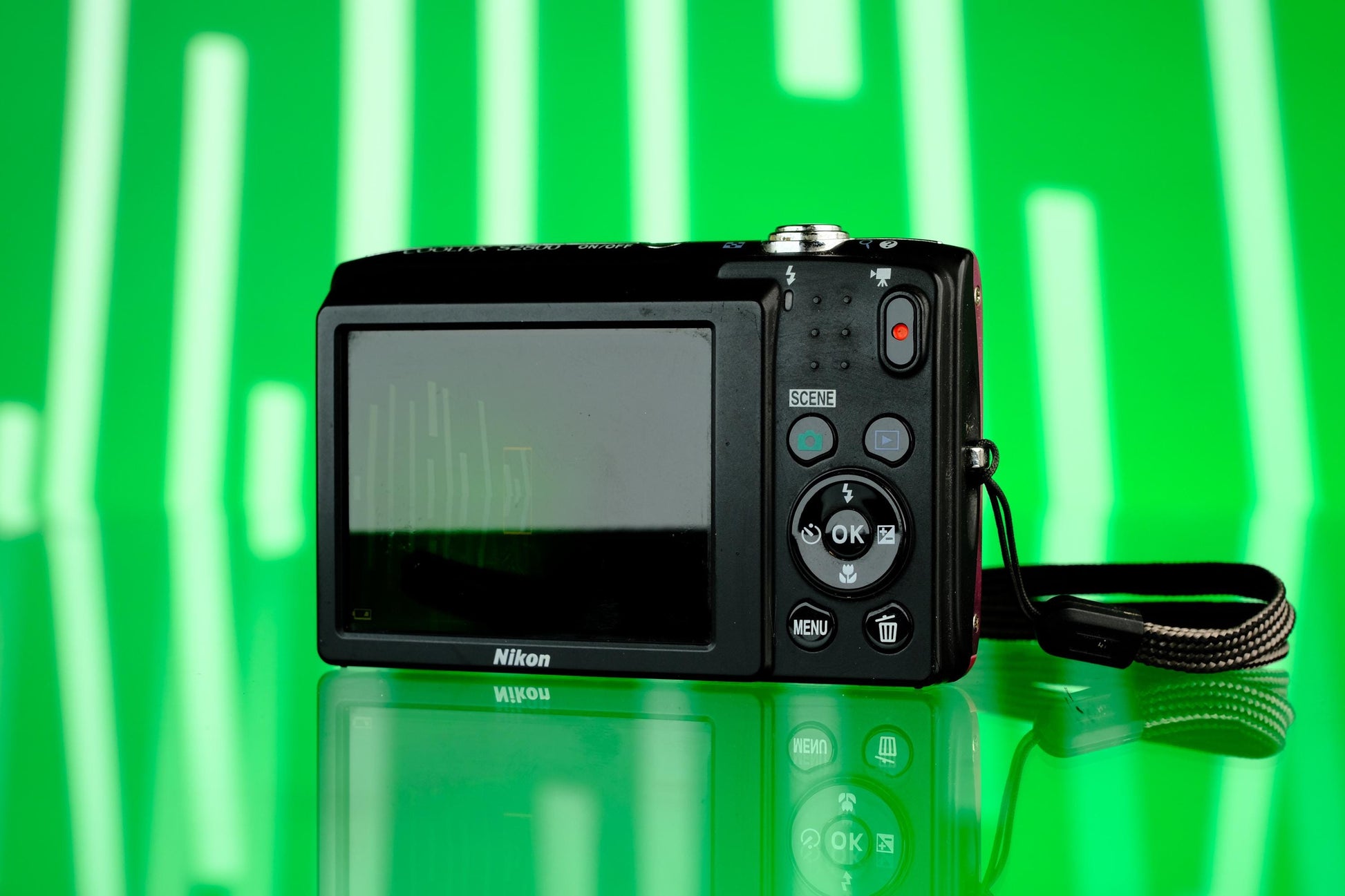 Nikon Coolpix s2800 20mp Digital Camera