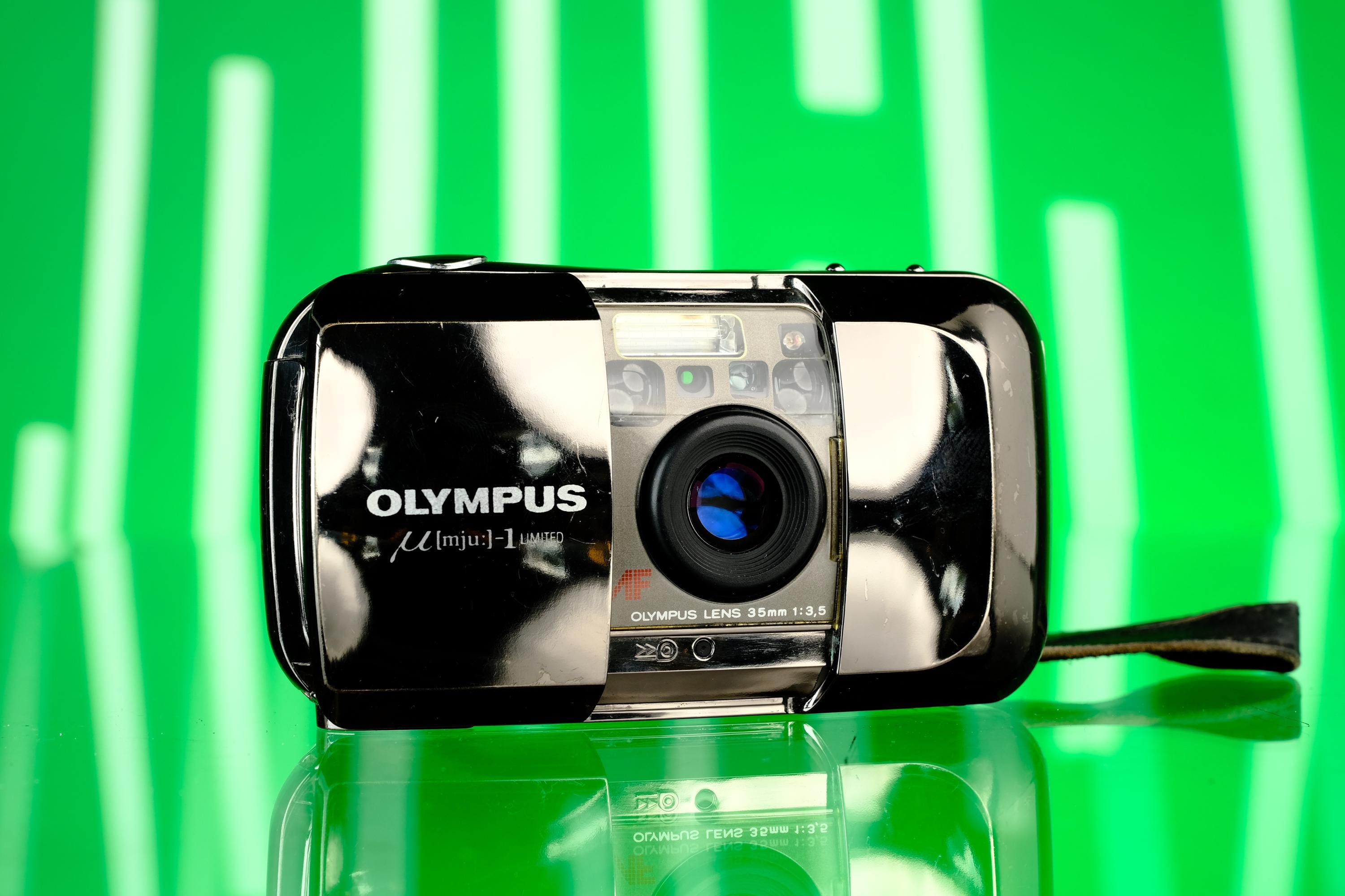 OLYMPUS Mju 35mm コンパクト フィルムカメラ Olympus mju I 35mm Point and Shoot Camera - Limited Chrome Edition
