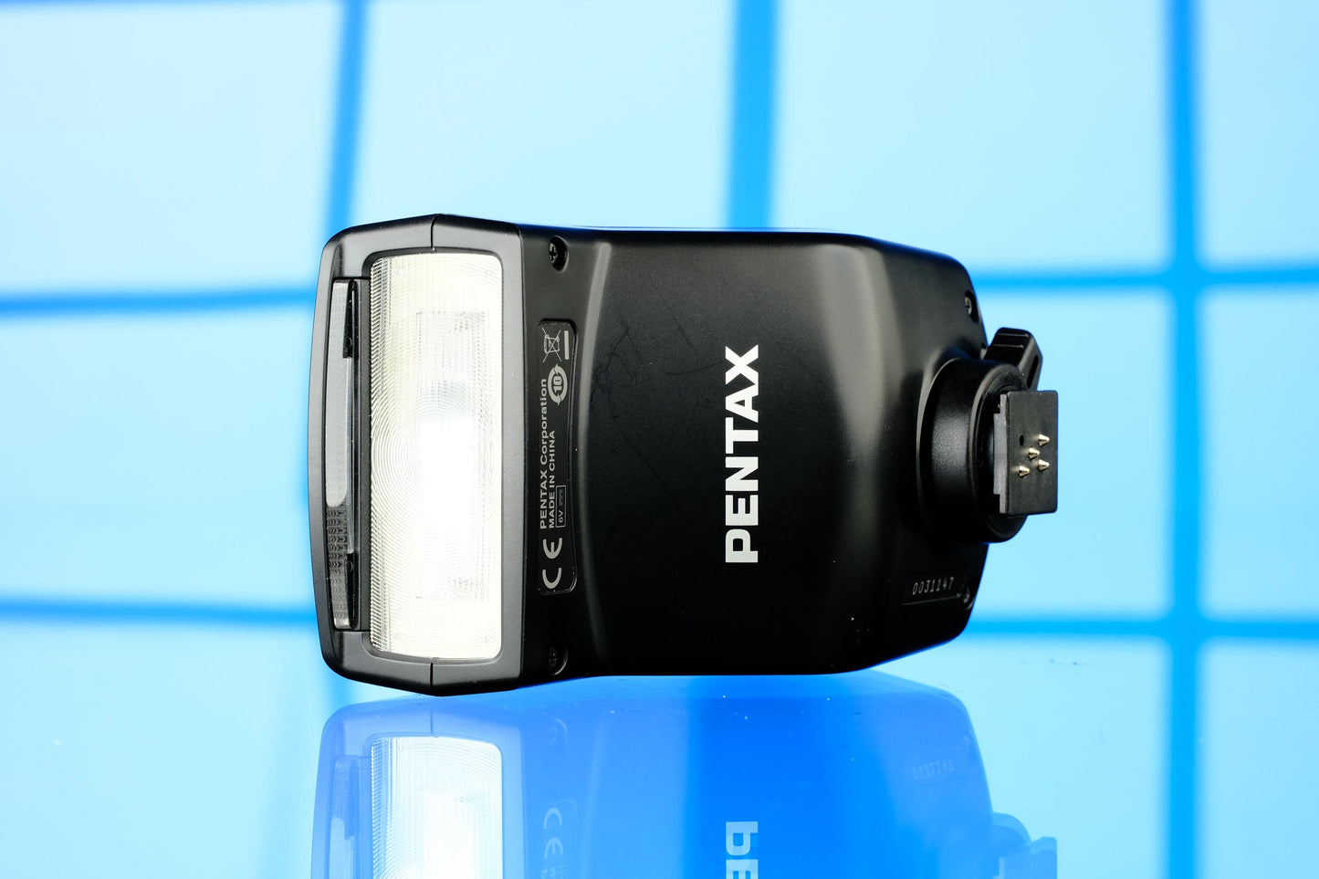 Pentax AF-200 FG TTL Hotshoe on Camera Flash