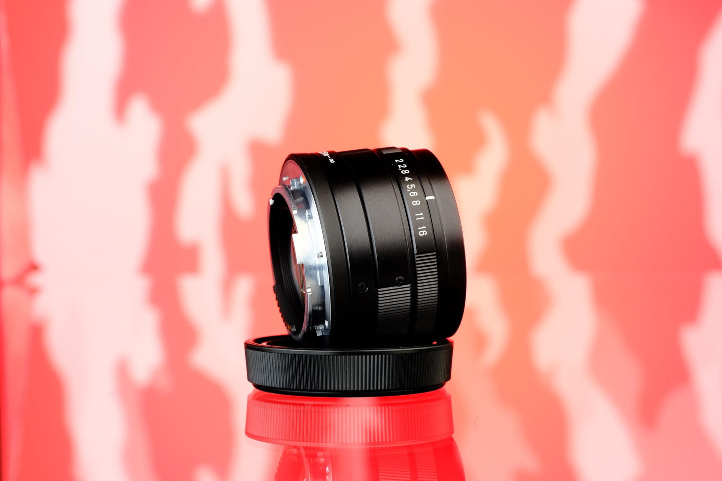 Contax ZEISS Planar T* 45mm f/2.0 AF Black Lens G Mount