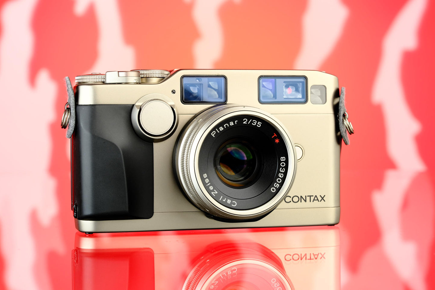 Contax G2 35mm Rangefinder Film Camera + Carl Zeiss Planar T 35mm f/2 Lens (with GD-2 Data Back)