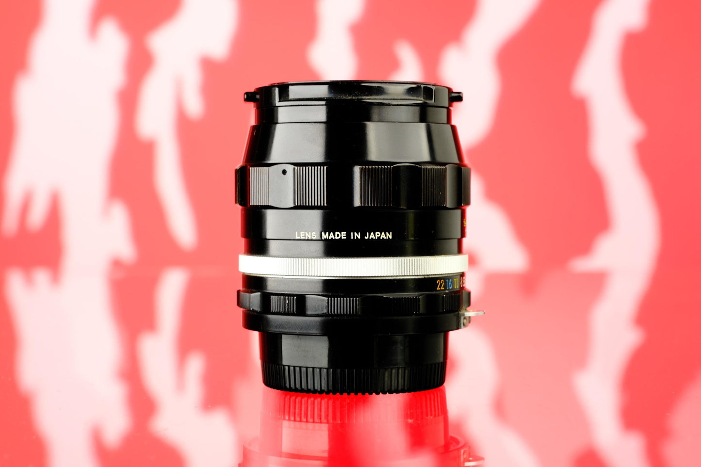 Nikon Nikkor-N Auto 28mm f/2.0 Pre-Ai Wide Angle lens F Mount