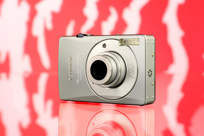Canon Powershot SD750 Digital Digicam Point and Shoot