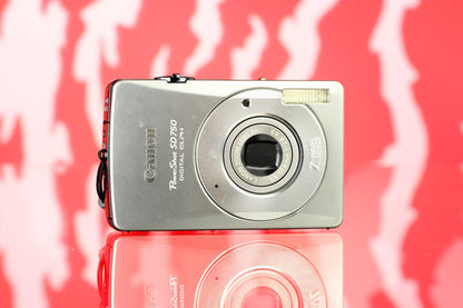 Canon Powershot SD750 Digital Digicam Point and Shoot