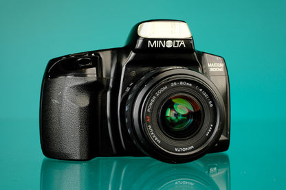Minolta Maxxum 300si 35mm SLR + 35-80mm f/4.0 Zoom lens