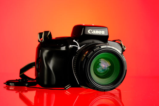 Canon EOS 750 35mm SLR Camera + 35-70mm f/3.5-4.5 Zoom Lens