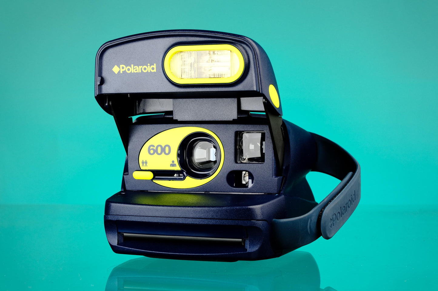 Polaroid 600 Instant Camera