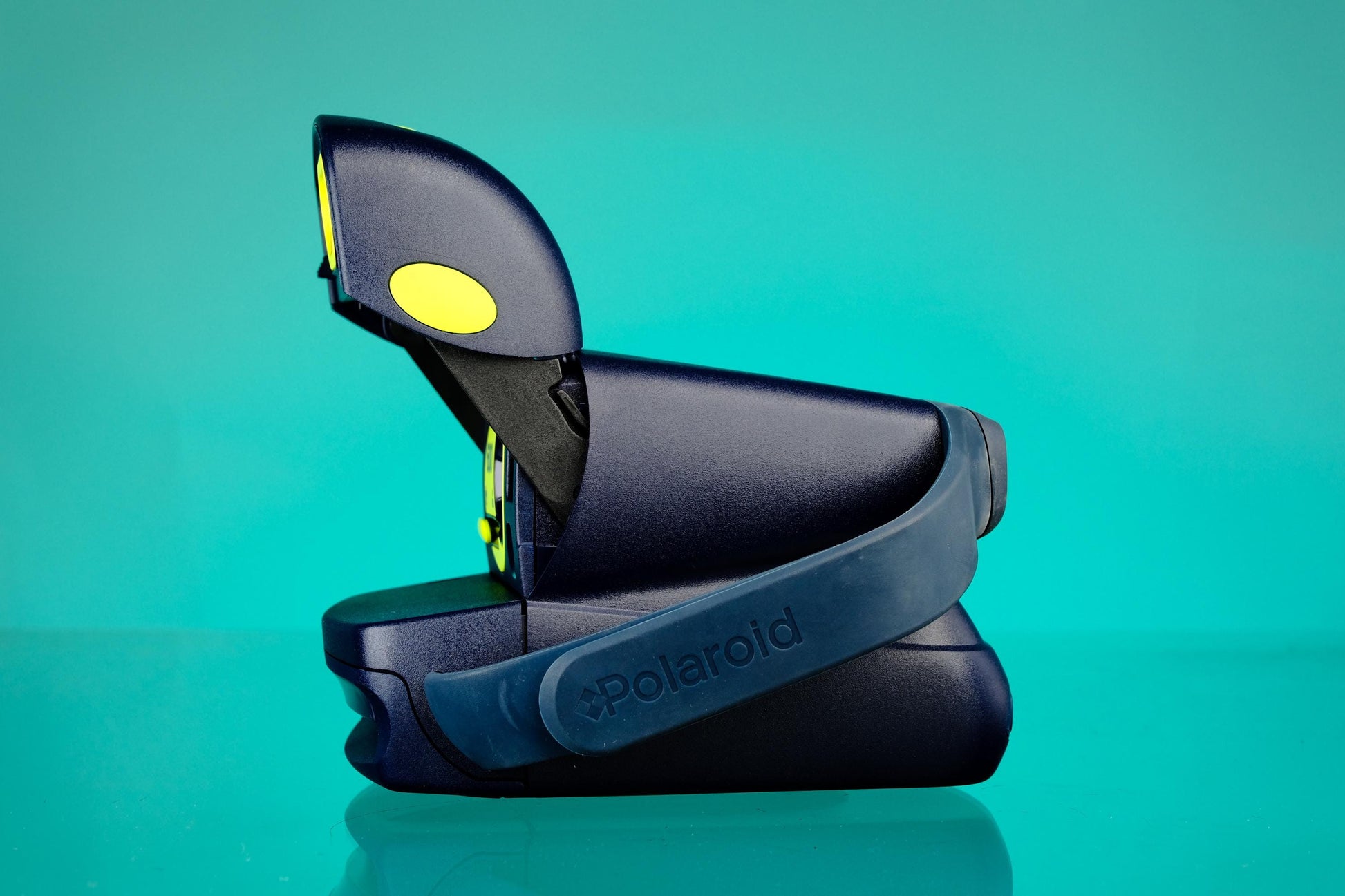 Polaroid 600 Instant Camera