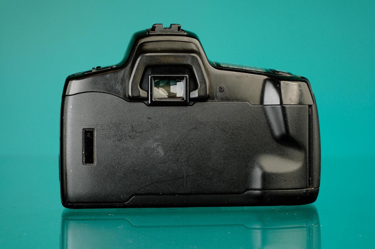 Minolta Maxxum 300si 35mm SLR + 35-80mm f/4.0 Zoom lens