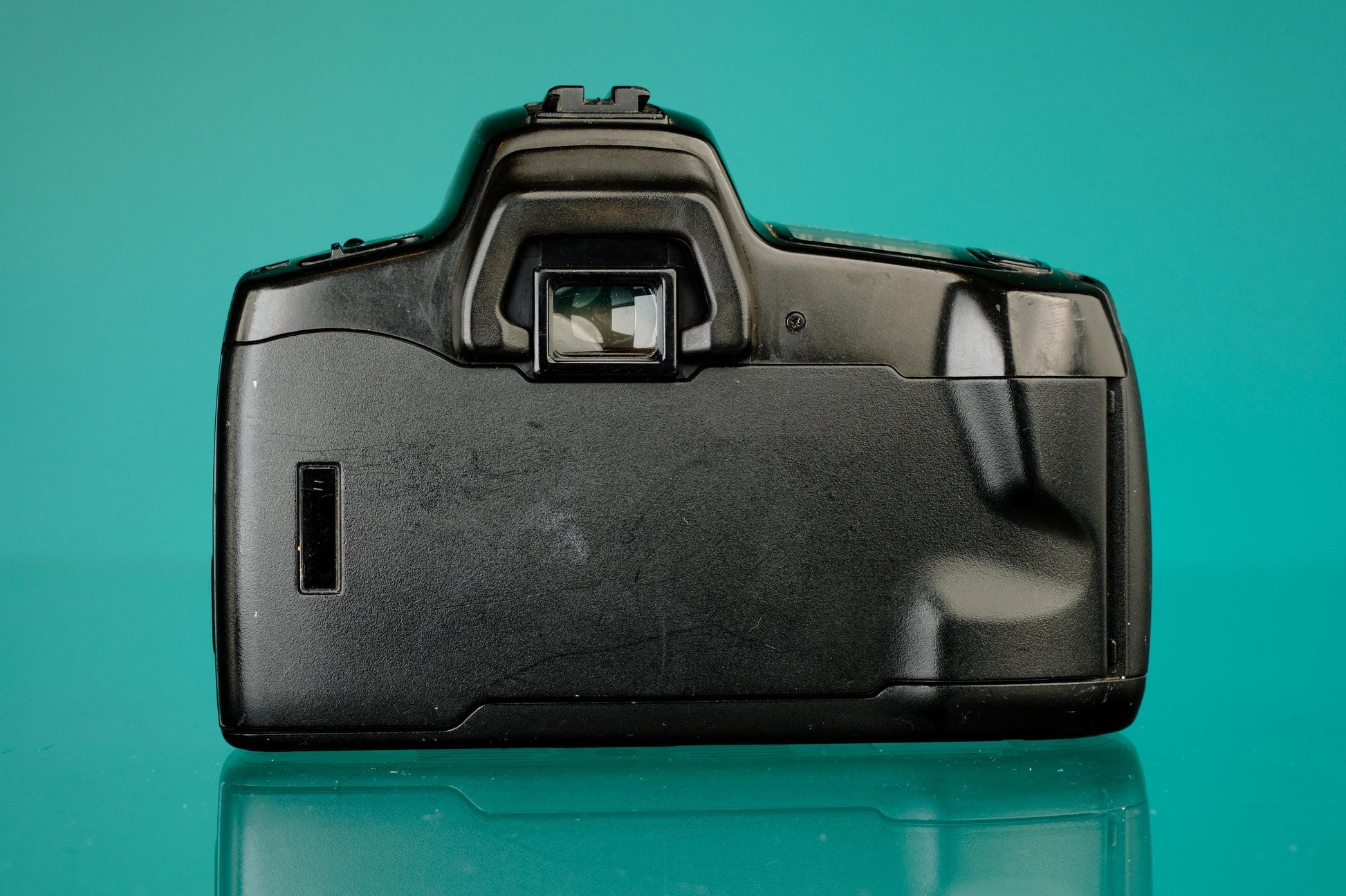 Minolta Maxxum 300si 35mm SLR + 35-80mm f/4.0 Zoom lens